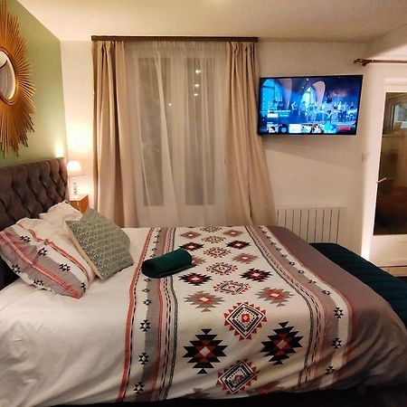 Votre Escale Jungle Sauna & Spa Ниор Екстериор снимка
