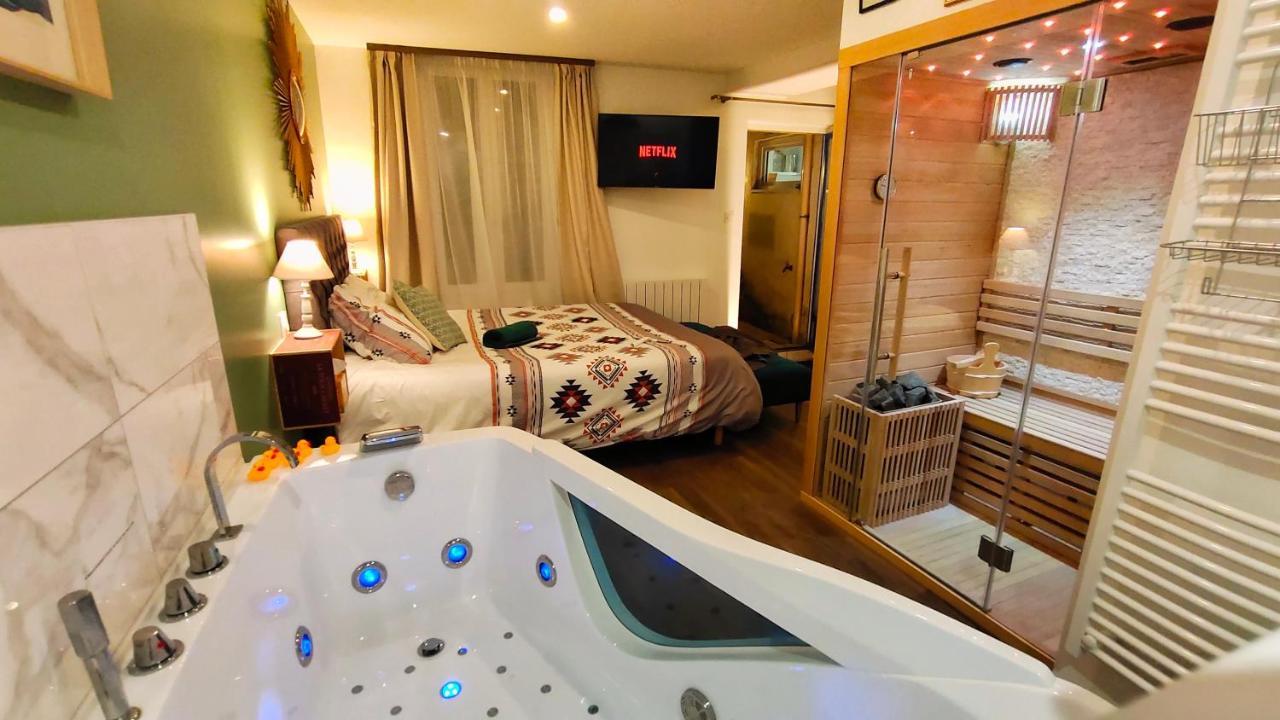 Votre Escale Jungle Sauna & Spa Ниор Екстериор снимка