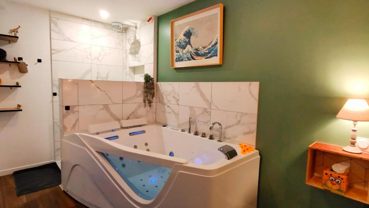 Votre Escale Jungle Sauna & Spa Ниор Екстериор снимка
